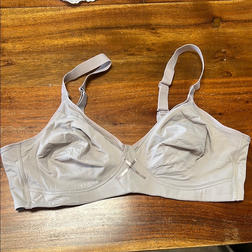 WonderBra Lightweight Cooling Wireless Bra w2595h 42C
